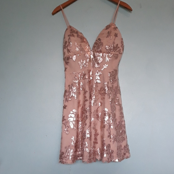 Lovers and Friends sequin mini-dress - Picture 2 of 7